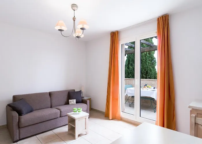 아파트호텔 Garden & Les Bastides De 3*