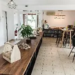 Ξενοδοχείο με διαμερίσματα Garden & Les Bastides De