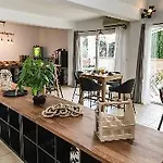 Ξενοδοχείο με διαμερίσματα Garden & Les Bastides De