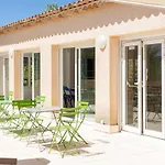 Ξενοδοχείο με διαμερίσματα Garden & Les Bastides De Grimaud