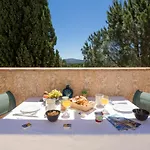 Ξενοδοχείο με διαμερίσματα Garden & Les Bastides De 3*