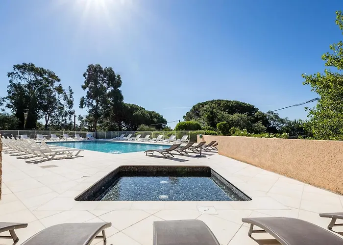 Garden & Les Bastides De 3* غريمو