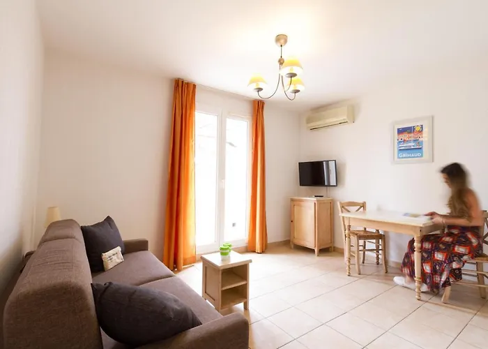 Garden & Les Bastides De شقة فندقية