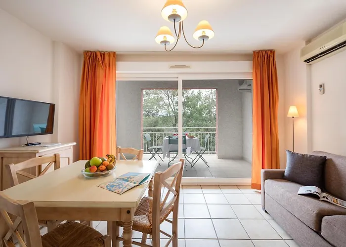 Garden & Les Bastides De شقة فندقية 3*