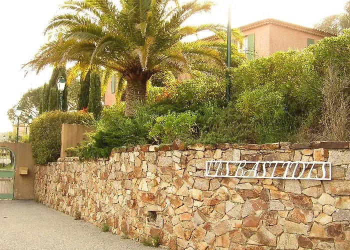 Garden & Les Bastides De شقة فندقية غريمو