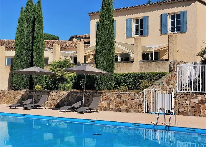 Garden & Les Bastides De غريمو